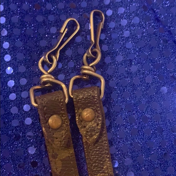 Louis Vuitton bucket pouch with strap - Picture 4 of 11